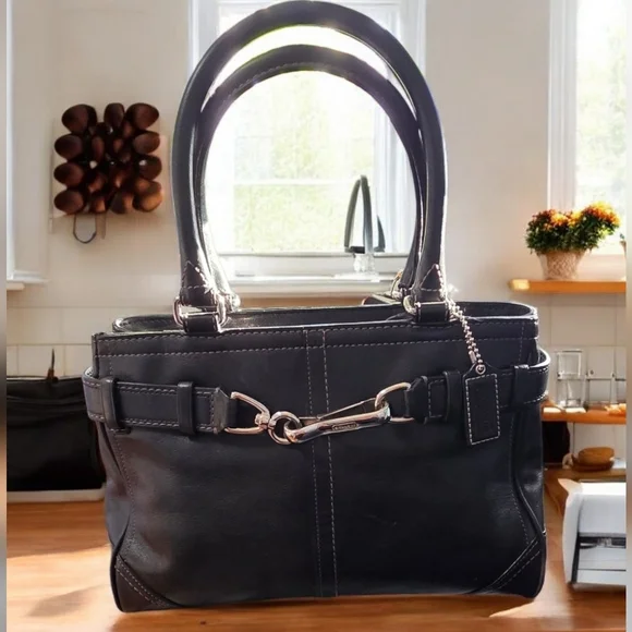 EUC COACH BLACK SMALL SATCHEL - Picture 1 of 9